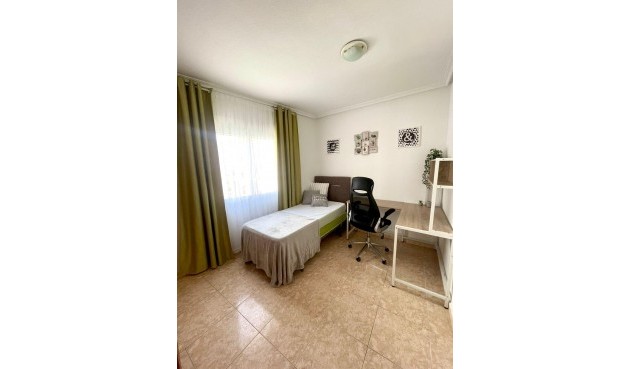 Brukt - Apartment -
Torrevieja - Centro