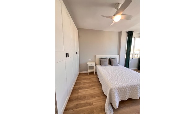 Brukt - Tosidig -
Orihuela - Urbanización Perla Del Mar