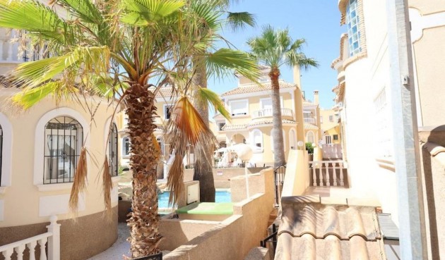 Brukt - Villa -
Villamartin - Costa Blanca