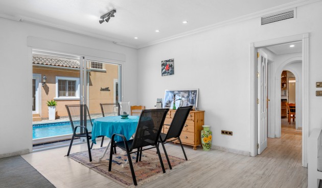 Brukt - Villa -
Torre de la Horadada - Costa Blanca
