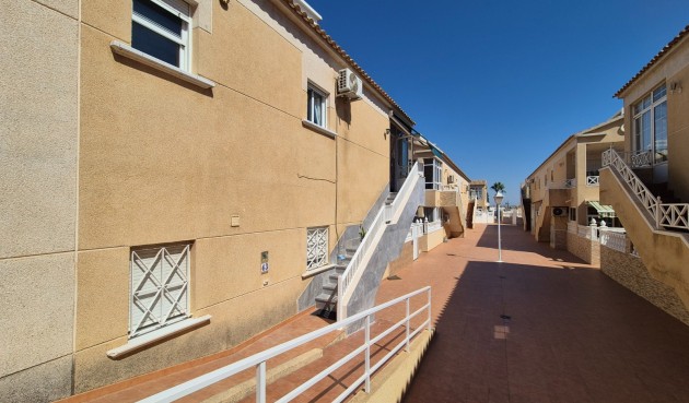 Resale - Bungalow -
Torrevieja - Costa Blanca