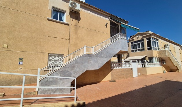 Resale - Bungalow -
Torrevieja - Costa Blanca