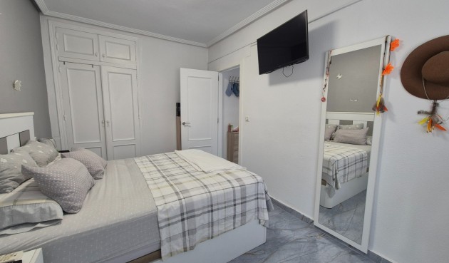 Resale - Bungalow -
Torrevieja - Costa Blanca