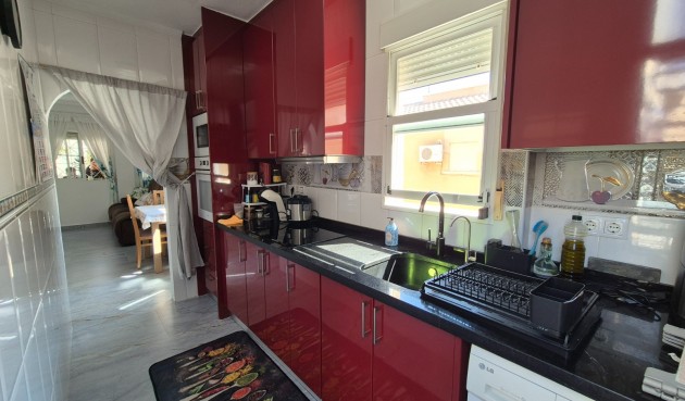 Resale - Bungalow -
Torrevieja - Costa Blanca