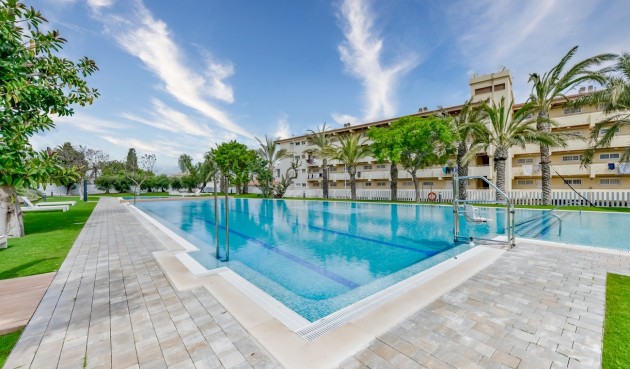 Resale - Apartment -
Alfas del Pí - Albir