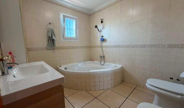 Resale - Quad House -
Torrevieja - Carrefour