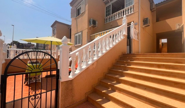 Resale - Bungalow -
Torrevieja - Torrejón