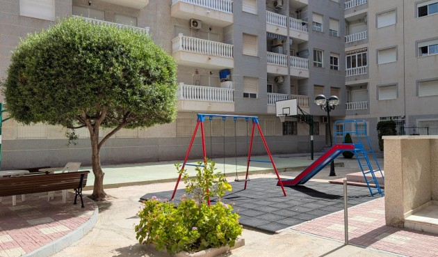 Resale - Apartment -
Torrevieja - Estacion De Autobuses