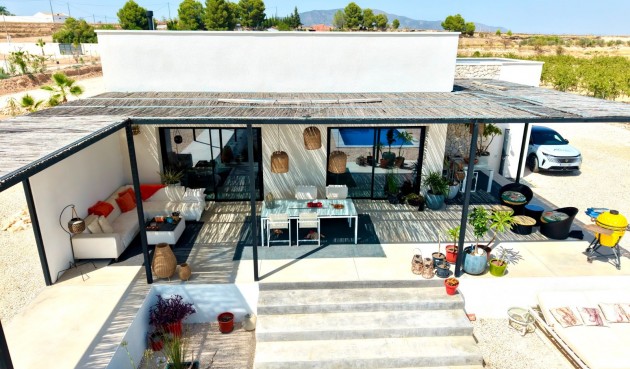 Resale - Villa -
Pinoso - Inland