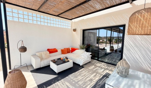 Resale - Villa -
Pinoso - Inland