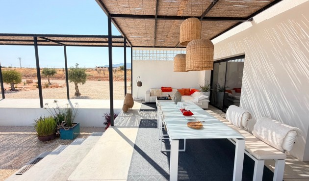 Resale - Villa -
Pinoso - Inland