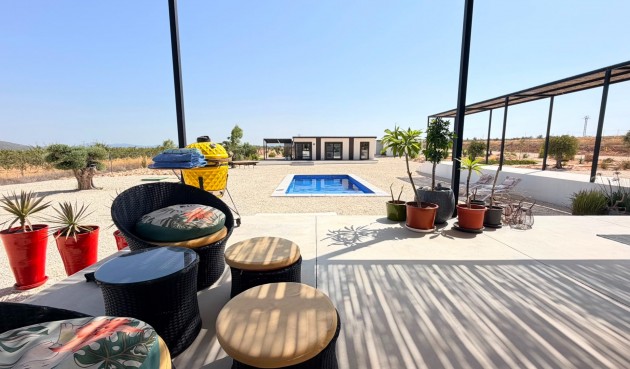 Resale - Villa -
Pinoso - Inland