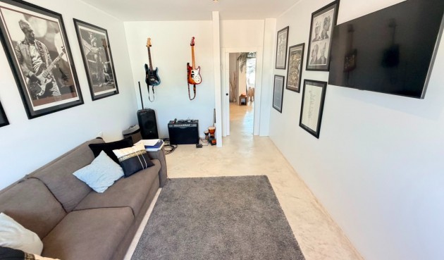 Resale - Villa -
Pinoso - Inland