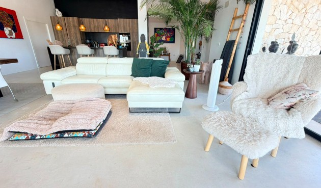 Resale - Villa -
Pinoso - Inland