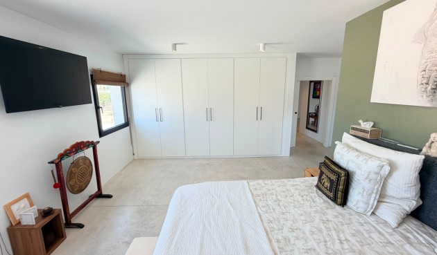 Resale - Villa -
Pinoso - Inland