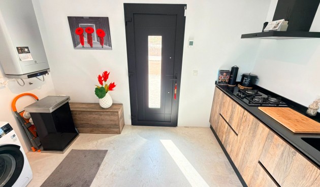 Resale - Villa -
Pinoso - Inland