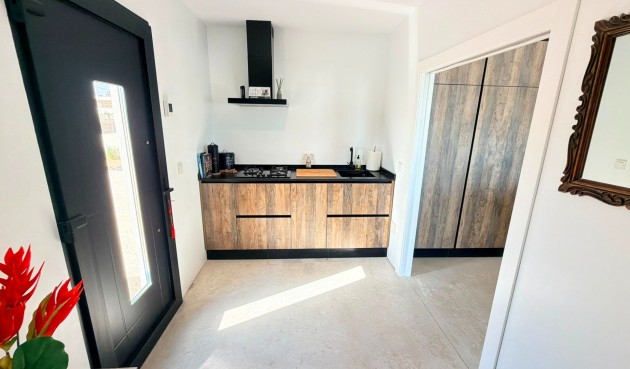 Resale - Villa -
Pinoso - Inland