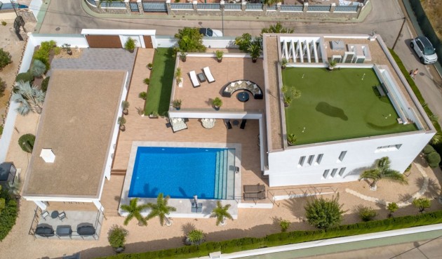 Resale - Villa -
Pinar de Campoverde - Inland