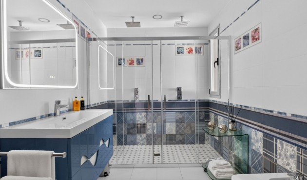 Resale - Villa -
Pinar de Campoverde - Inland
