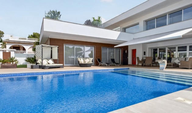 Resale - Villa -
Pinar de Campoverde - Inland