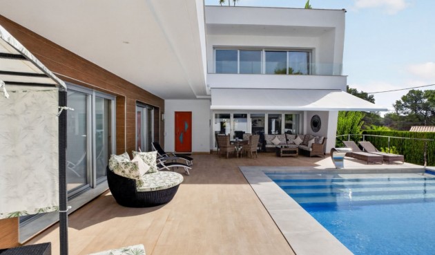 Resale - Villa -
Pinar de Campoverde - Inland