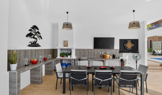 Resale - Villa -
Pinar de Campoverde - Inland