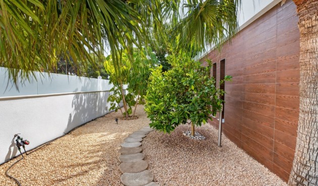 Resale - Villa -
Pinar de Campoverde - Inland