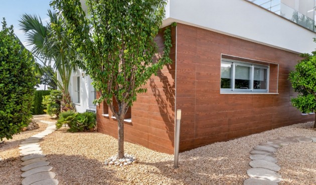 Resale - Villa -
Pinar de Campoverde - Inland