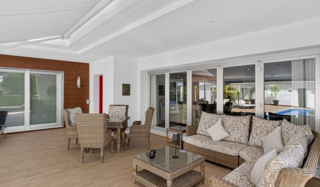 Resale - Villa -
Pinar de Campoverde - Inland