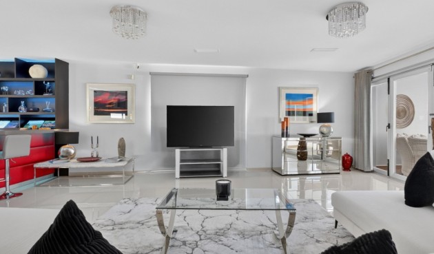 Resale - Villa -
Pinar de Campoverde - Inland