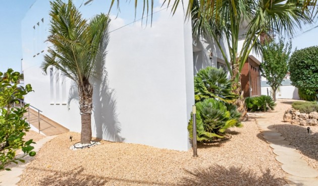Resale - Villa -
Pinar de Campoverde - Inland