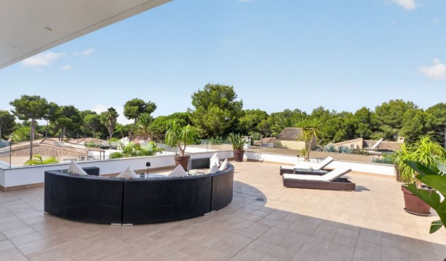 Resale - Villa -
Pinar de Campoverde - Inland