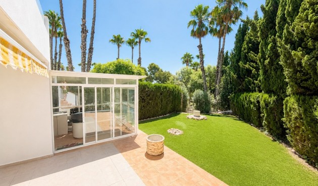 Resale - Villa -
Villamartin - Costa Blanca