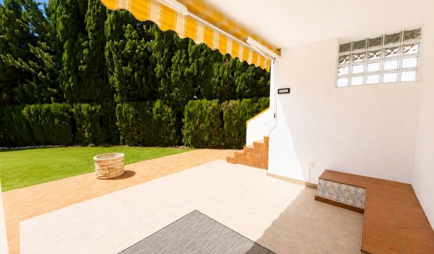 Resale - Villa -
Villamartin - Costa Blanca