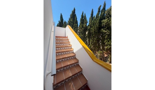 Resale - Villa -
Villamartin - Costa Blanca
