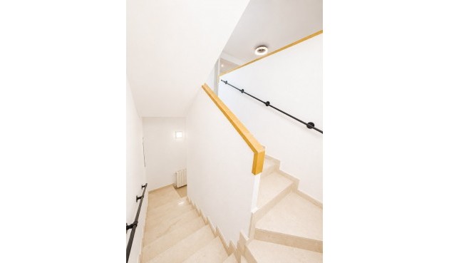 Resale - Villa -
Villamartin - Costa Blanca