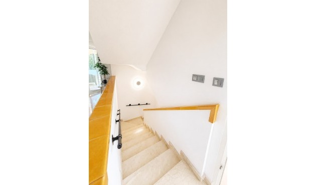 Resale - Villa -
Villamartin - Costa Blanca