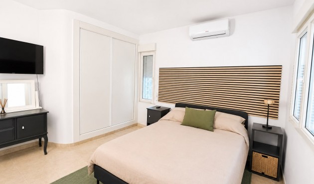 Resale - Villa -
Villamartin - Costa Blanca