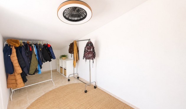 Resale - Villa -
Villamartin - Costa Blanca