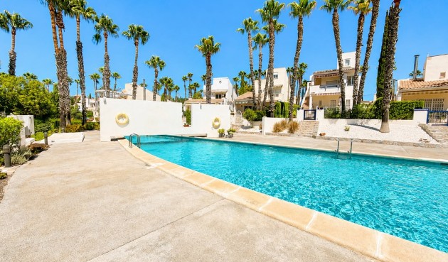 Resale - Villa -
Villamartin - Costa Blanca
