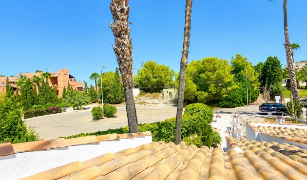 Resale - Villa -
Villamartin - Costa Blanca
