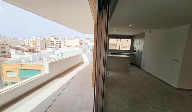 Resale - Penthouse -
Torrevieja - Paseo Maritimo