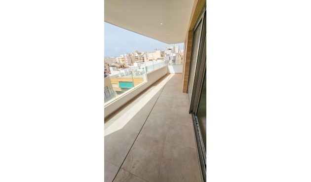 Resale - Penthouse -
Torrevieja - Paseo Maritimo