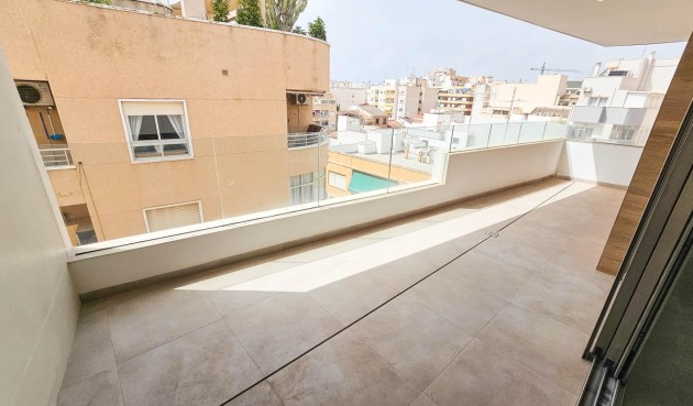 Resale - Penthouse -
Torrevieja - Paseo Maritimo