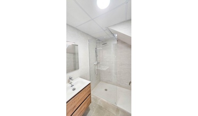 Resale - Penthouse -
Torrevieja - Paseo Maritimo