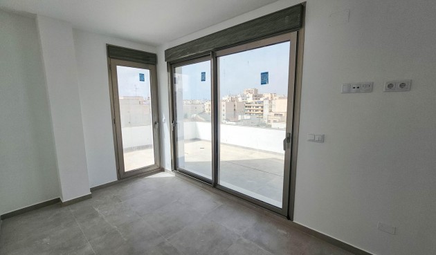 Resale - Penthouse -
Torrevieja - Paseo Maritimo