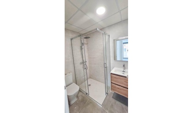 Resale - Penthouse -
Torrevieja - Paseo Maritimo