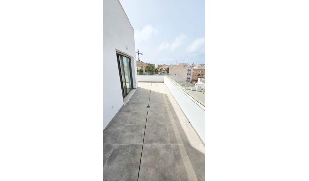 Resale - Penthouse -
Torrevieja - Paseo Maritimo