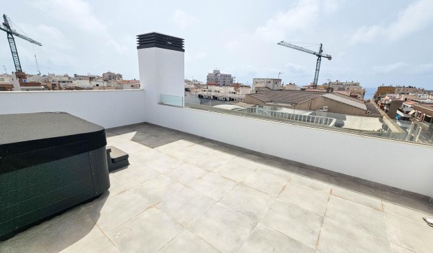 Resale - Penthouse -
Torrevieja - Paseo Maritimo