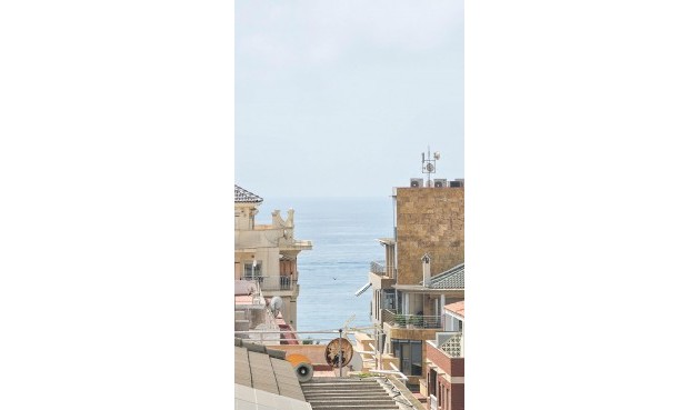 Resale - Penthouse -
Torrevieja - Paseo Maritimo